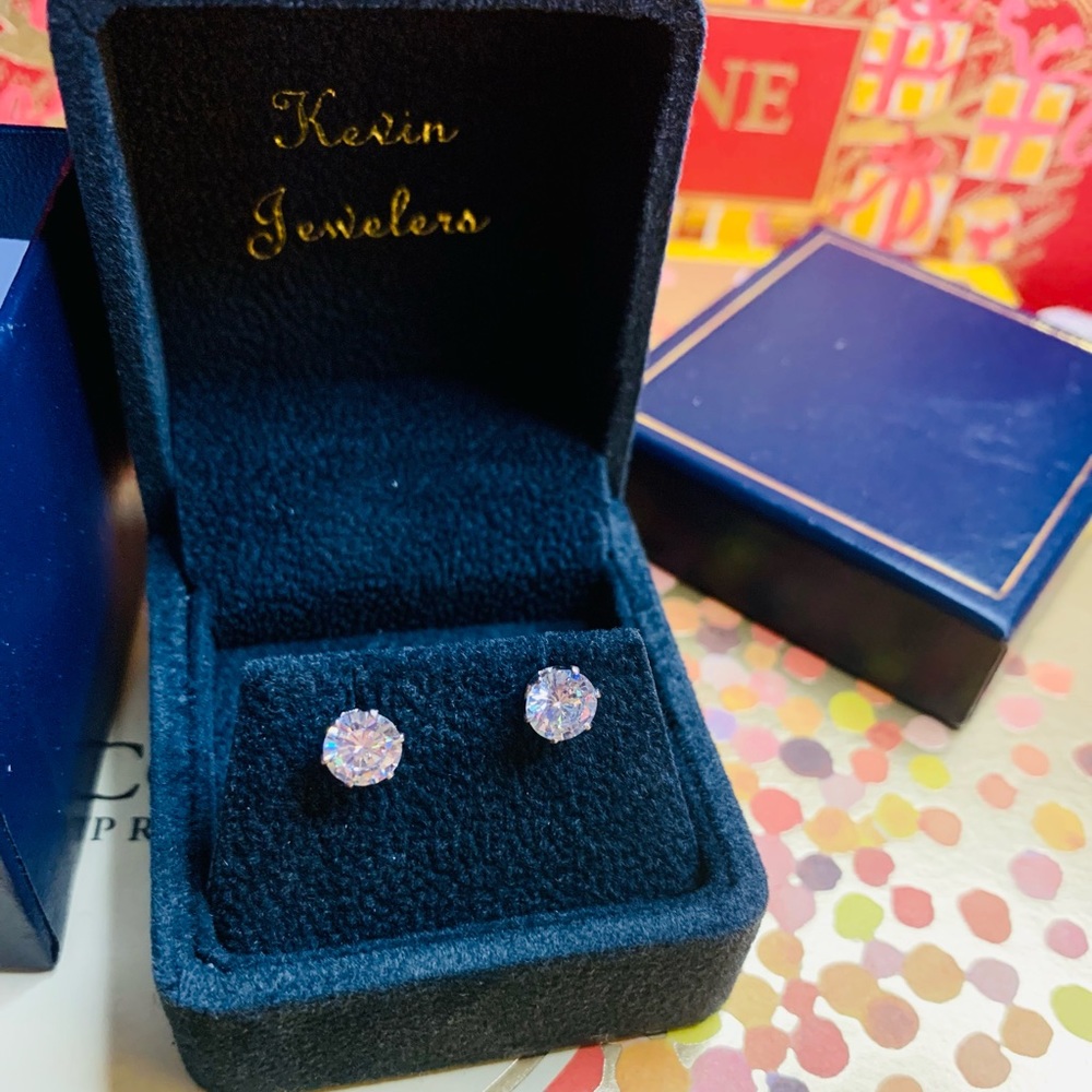 Kevin jewelers diamond earrings